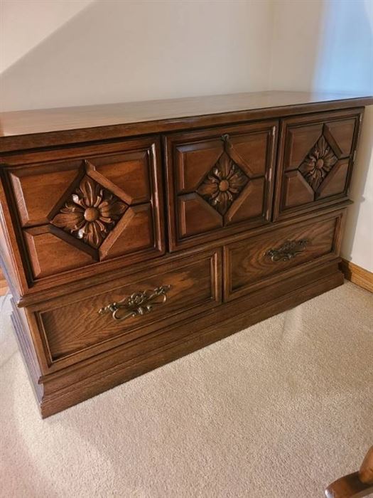 Lane Hope Chest 44x26x17