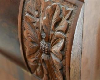 Nice carving details.