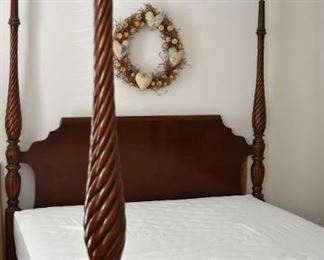 Four Poster Bed 