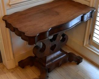 turtle top, Empire, heart-themed, mahogany table