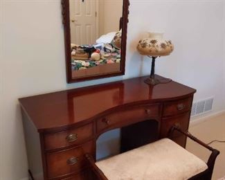001 Antique Dressing Table