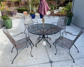 WROUGHT IRON PATIO SET