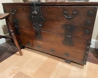 18TH C. KOREAN TANSU CHEST