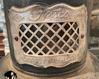 #32 - $60 - 1947's Nesco perfect oil heater  • 22high 11across