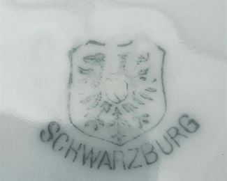 Schwarzburg three legged scalloped bowl • 5high 8across