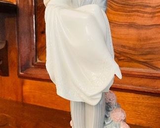 #71 - $55 - Lladro 5282 Wedding Over the Threshold  • 10high 