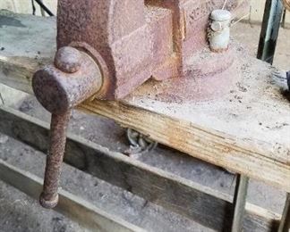 Some tools including this bench vise