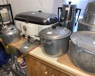 Vintage Nesco Roaster, large cook pots coffee makers and kettles