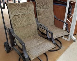 Swivel
HAMPTON BAY chairs 2 for $25
🌞Sunday