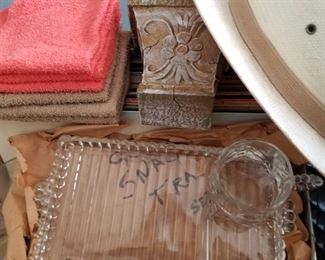 Glass luncheon sets
Box $5
Sunday 