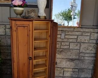 Wood cabinet 
Sunday is $20