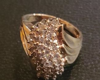 14k 2 tone diamond ring 7 gr.. $295