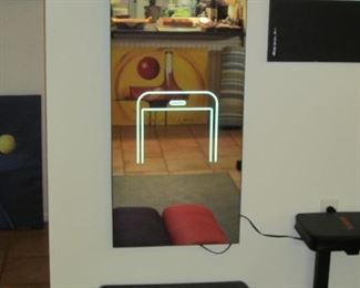 Mirror Interactive Smart Home Gym