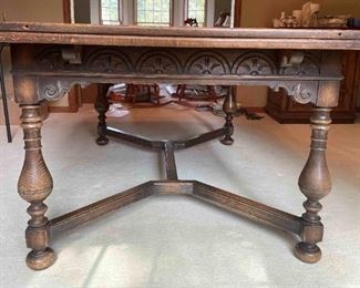  Antique Dining Room Table with 2 Leaves