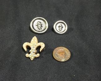 4 Vintage Boyscout & Cubscout Pins & Buttons