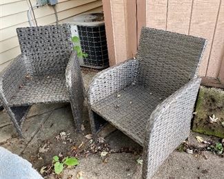 wicker patio chairs