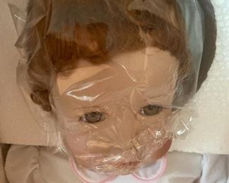 Ashton-Drake doll "Heirloom Baby" new in box