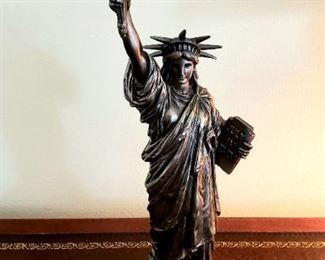 STATUE OF LIBERTY FIGURINE