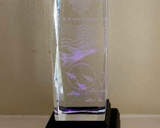 THICK GLASS MILITARY ETCHING AIR FORCE THAT LIGHTS UP AND CHANGES COLORS....BATTERY OPERATED