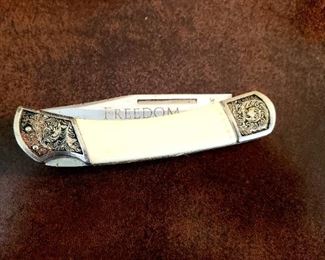 POCKET KNIFE w/FREEDOM ENGRAVED