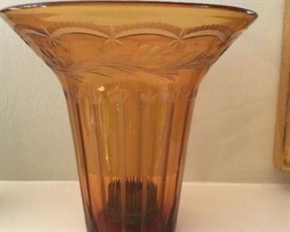 VINTAGE AMBER COLOR VASE 