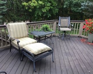 MATCHING PATIO ARM CHAIR W/OTTOMAN  1 OF 2   MATCHING COCKTAIL TABLE  