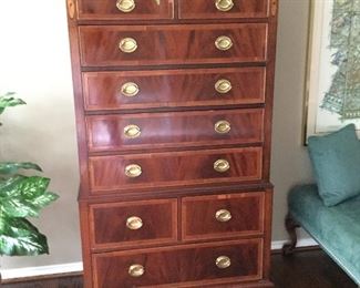 HEKMAN FURNITURE 9 DRAWER DRESSER 72H X 39W X 19D 