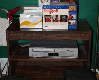 TV STAND, VCR/DVD PLAYER