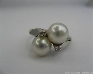 Beautiful Pearl and Diamond Bypass Ring in 14kt White Gold