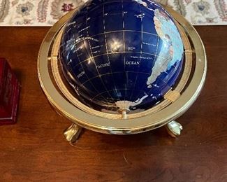 eye catching table-top globe