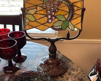 nice glass design on this table lamp