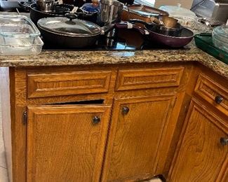 pots and pans, small appliances, bakeware, backing dishes