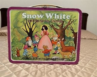 Vintage Snow White lunch pail.