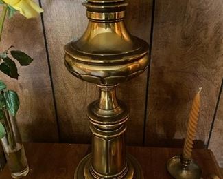 beautiful pair of Stiffel table lamps