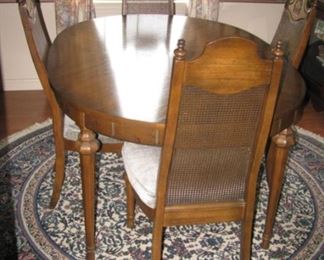 Dining table/chairs
