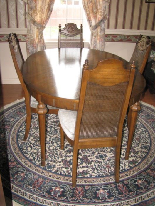 Dining table/chairs