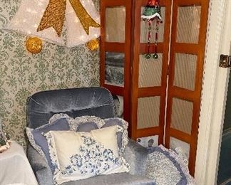 Vintage Swivel Rocker, Wood Folding Picture Frame Screen, Vintage Light-Up Christmas Bells