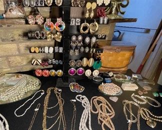 Retro Clip On Earrings, Vintage Jewelry 