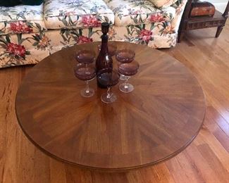 Oooh, table is inlayed