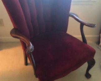 this chair is really pretty, prom-queen chair