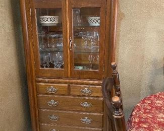 Cute little display cabinet with drawers
