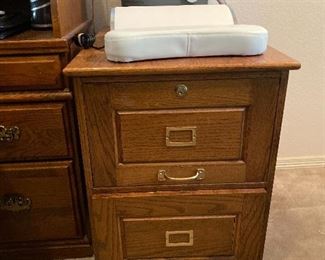 Nice 2 drawer wood filing cabinet 