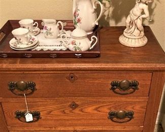 3-drawer end table/nightstand; tea set