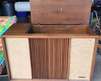 RCA Victor Stereo Cabinet MCM 