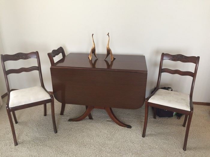 Drop Leaf Dining Table and Chairs - Excellent Condition