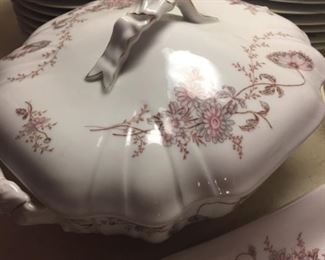 Leonard Vienna Austria China Covered Casserole
