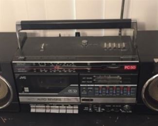 JVC FM/AM/Cassette/SW1/SW2   4-Band Portable Component System - PC50 Dolby System 