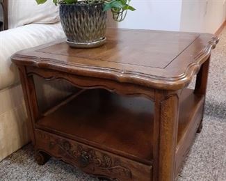Thomasville Square wood End Table with Bottom Drawer