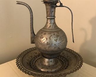 Water ewer with bowl