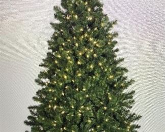 9foot Winchester pine with 2,300 green pvc tips and 1,150 clear lights. 61” width. 
New in the box.  Original price $1,200.  
Prices to sell for $600